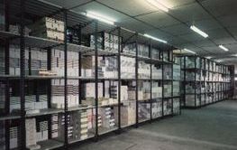 Estanter&iacute;as angulo ranurado